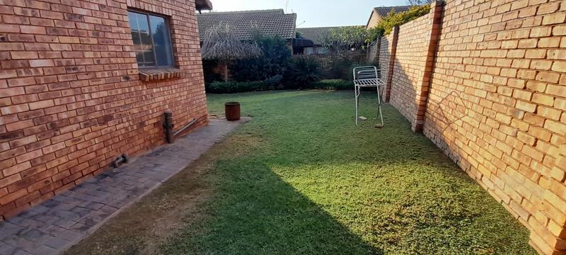3 Bedroom Property for Sale in Eldoraigne Gauteng