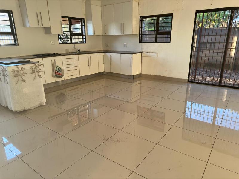 To Let 2 Bedroom Property for Rent in Erasmia Gauteng