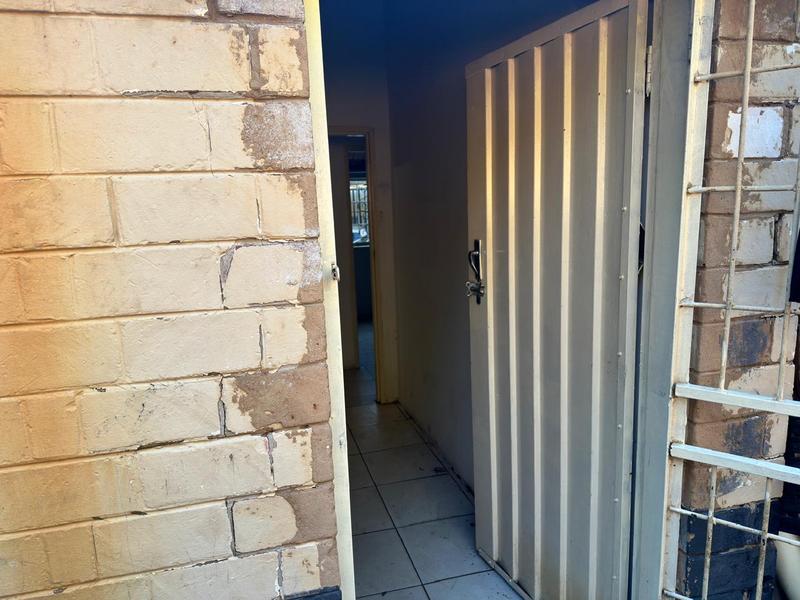 To Let 2 Bedroom Property for Rent in Laudium Gauteng