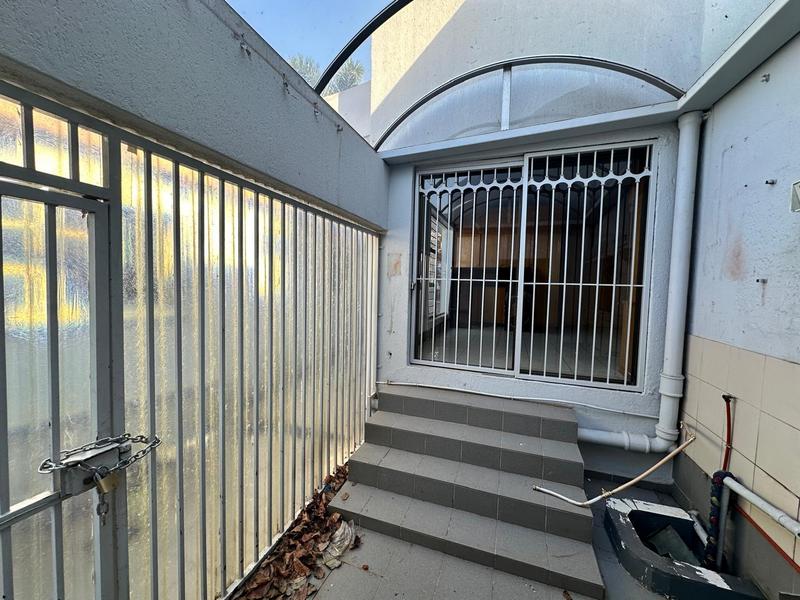 To Let 7 Bedroom Property for Rent in Laudium Gauteng