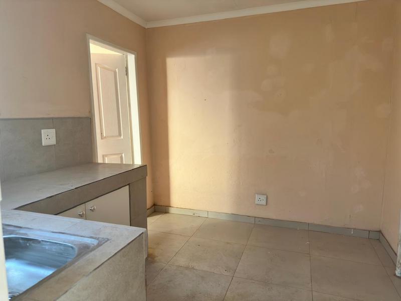 To Let 1 Bedroom Property for Rent in Laudium Gauteng