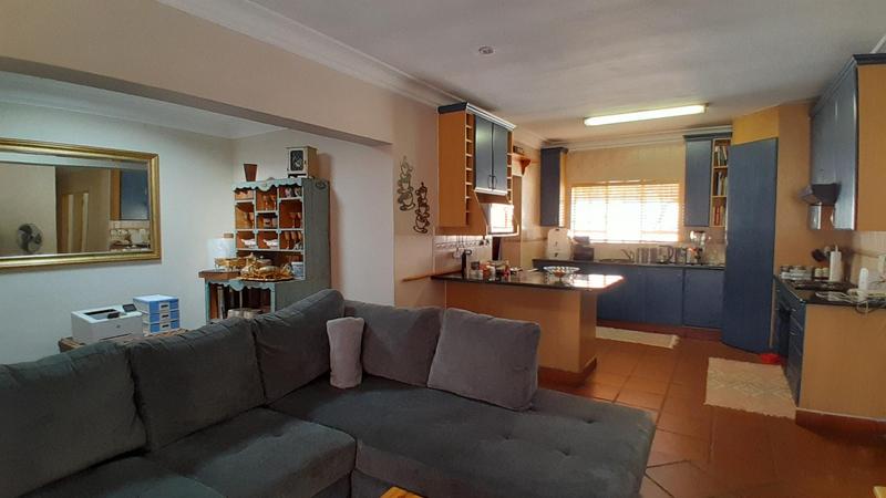 To Let 4 Bedroom Property for Rent in Eldoglen Gauteng