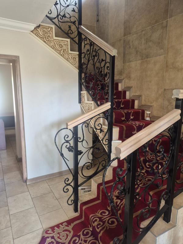To Let 4 Bedroom Property for Rent in Eldoglen Gauteng
