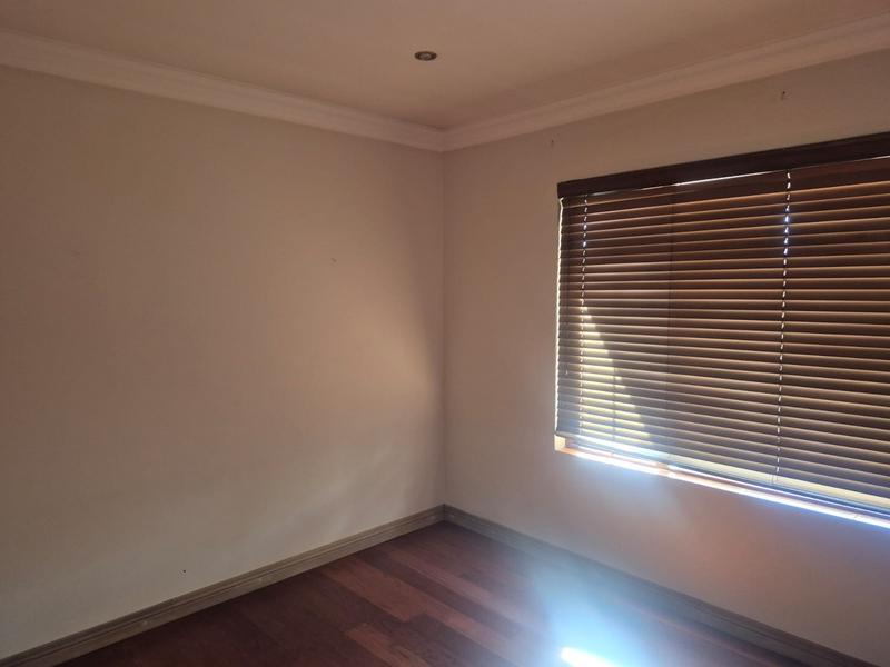To Let 4 Bedroom Property for Rent in Eldoglen Gauteng