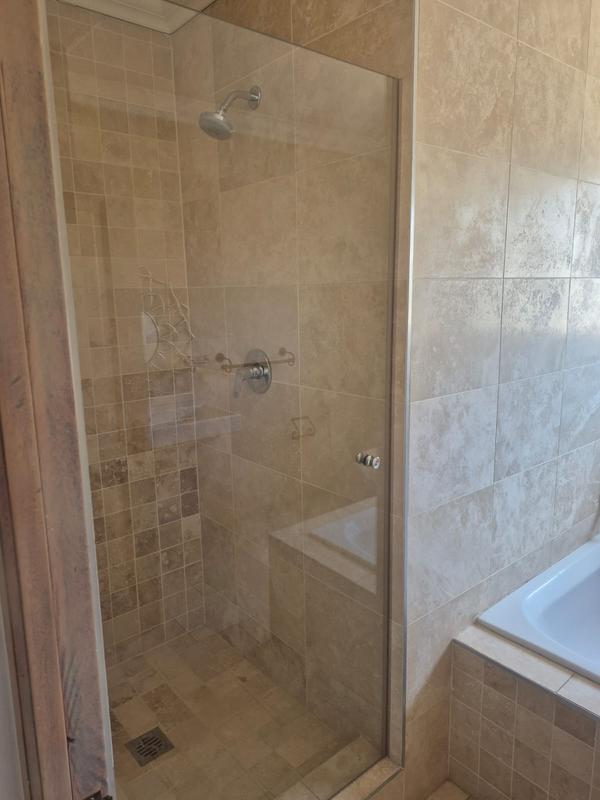 To Let 4 Bedroom Property for Rent in Eldoglen Gauteng