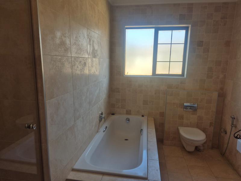 To Let 4 Bedroom Property for Rent in Eldoglen Gauteng