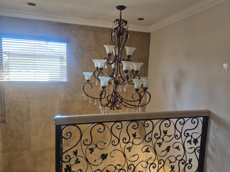 To Let 4 Bedroom Property for Rent in Eldoglen Gauteng