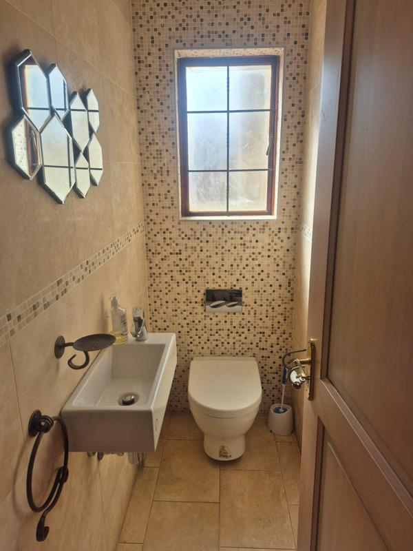 To Let 4 Bedroom Property for Rent in Eldoglen Gauteng