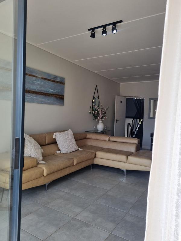 To Let 3 Bedroom Property for Rent in Waterfall Gauteng