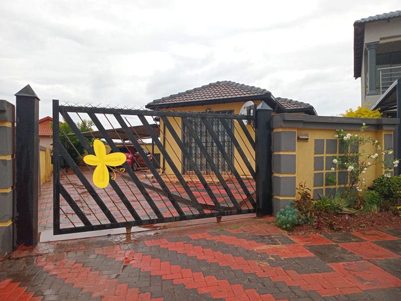 3 Bedroom Property for Sale in The Orchards Gauteng