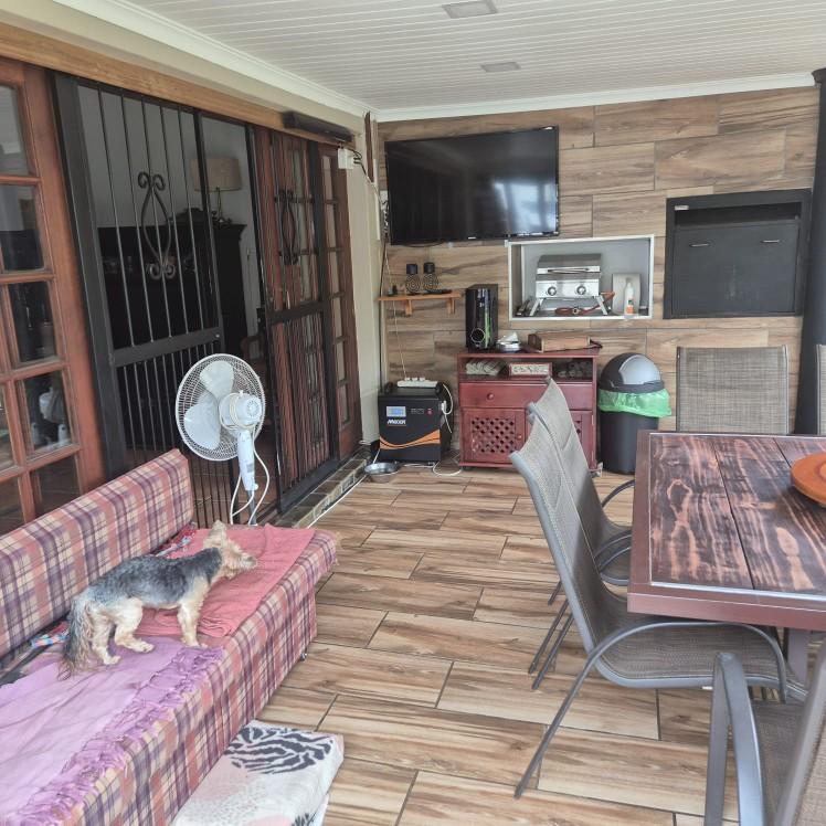 4 Bedroom Property for Sale in Eldoraigne Gauteng