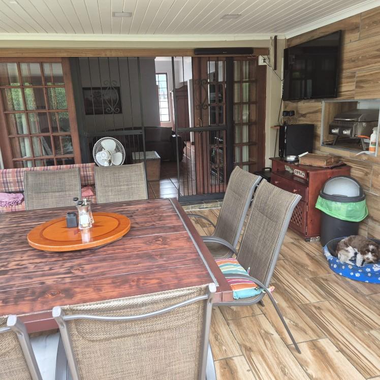 4 Bedroom Property for Sale in Eldoraigne Gauteng