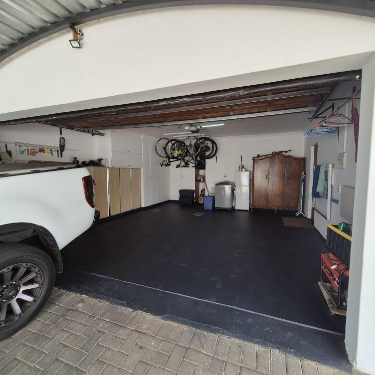 4 Bedroom Property for Sale in Eldoraigne Gauteng