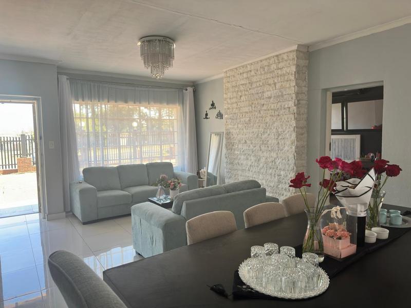 4 Bedroom Property for Sale in Erasmia Gauteng