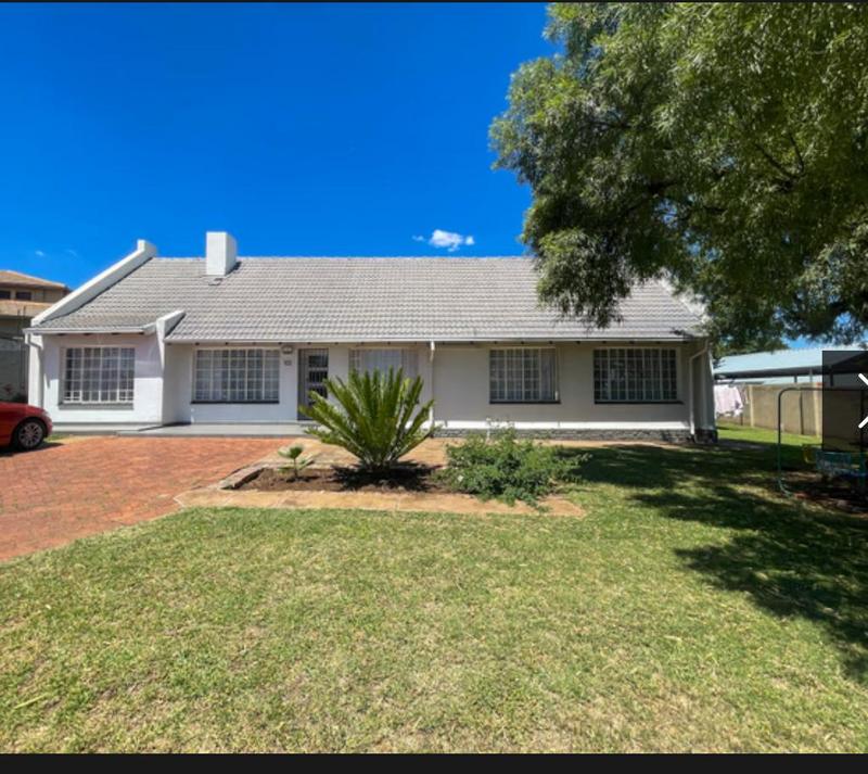 4 Bedroom Property for Sale in Erasmia Gauteng