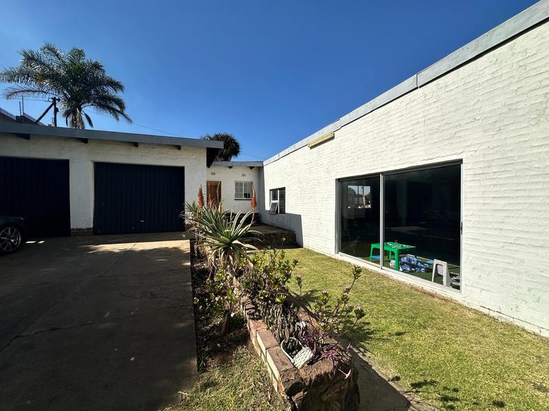 4 Bedroom Property for Sale in Erasmia Gauteng