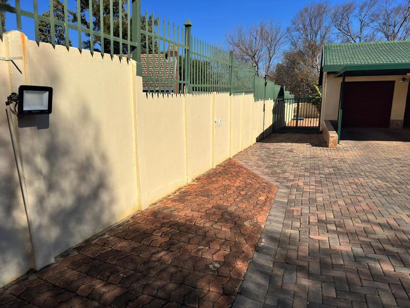 5 Bedroom Property for Sale in Erasmia Gauteng