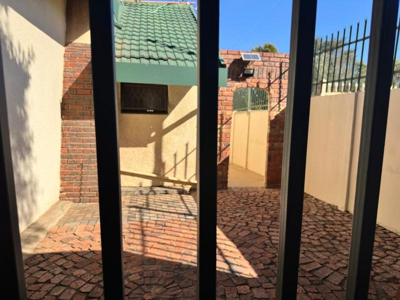 5 Bedroom Property for Sale in Erasmia Gauteng