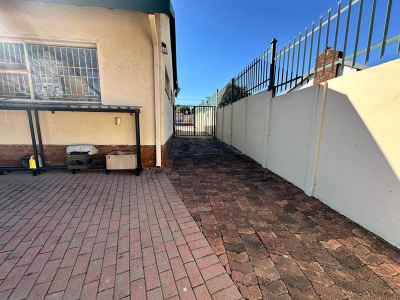 5 Bedroom Property for Sale in Erasmia Gauteng