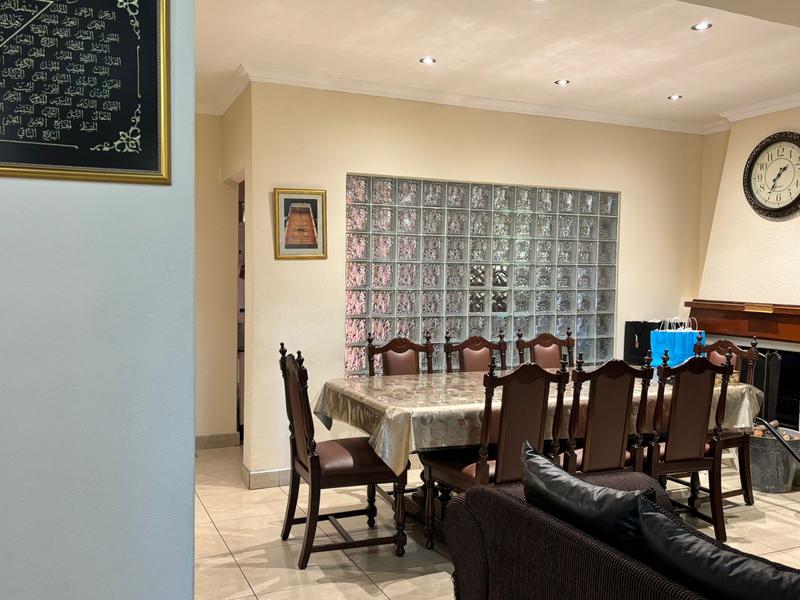 5 Bedroom Property for Sale in Erasmia Gauteng