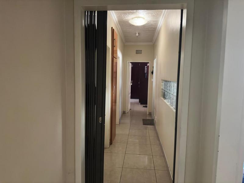 5 Bedroom Property for Sale in Erasmia Gauteng