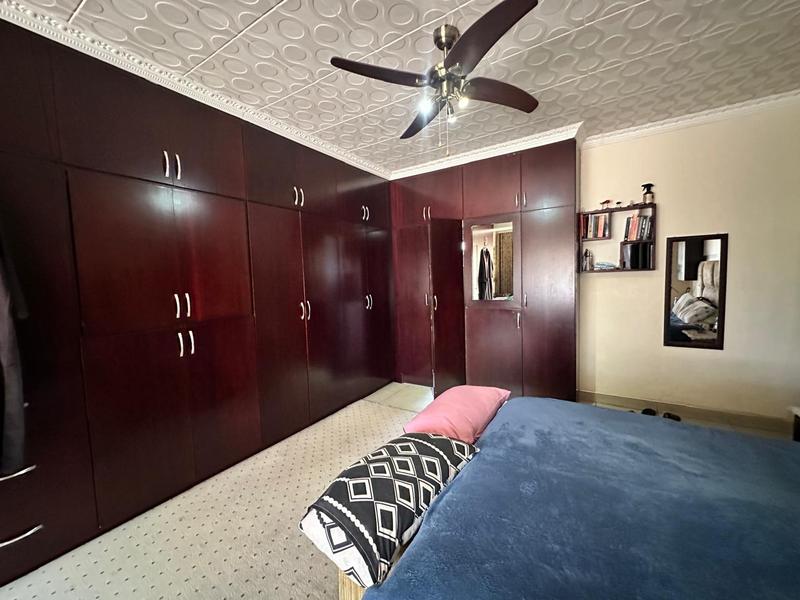 5 Bedroom Property for Sale in Erasmia Gauteng