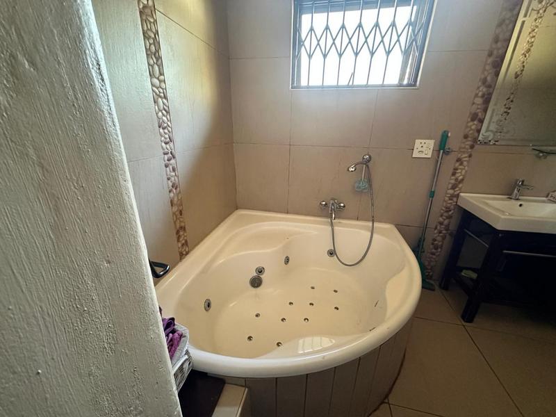 5 Bedroom Property for Sale in Erasmia Gauteng