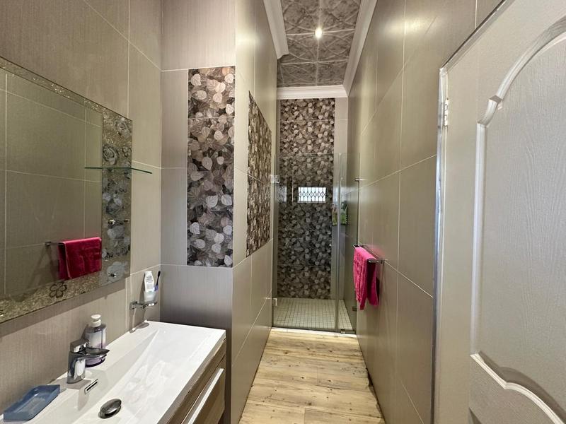 5 Bedroom Property for Sale in Erasmia Gauteng