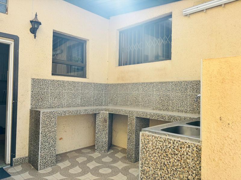 5 Bedroom Property for Sale in Erasmia Gauteng