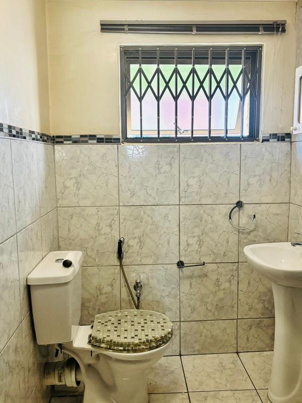 5 Bedroom Property for Sale in Erasmia Gauteng
