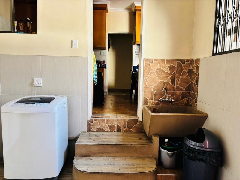 5 Bedroom Property for Sale in Erasmia Gauteng