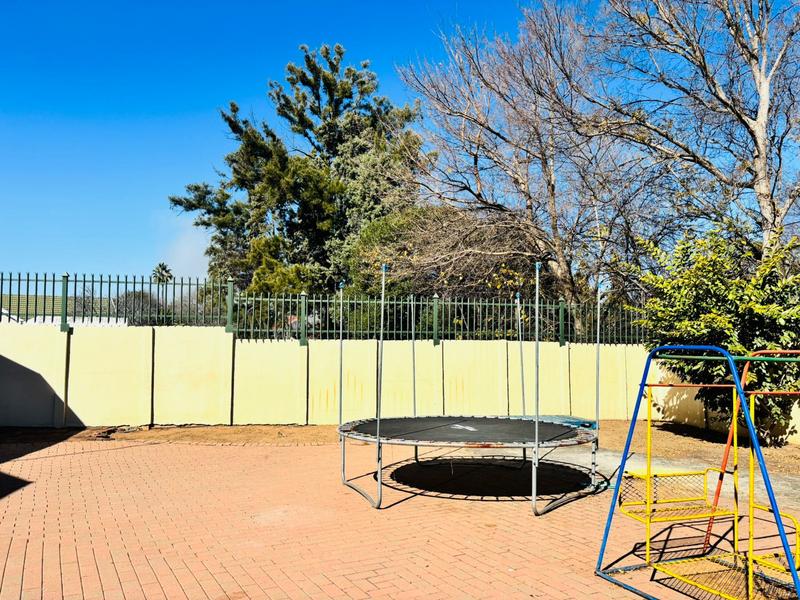5 Bedroom Property for Sale in Erasmia Gauteng
