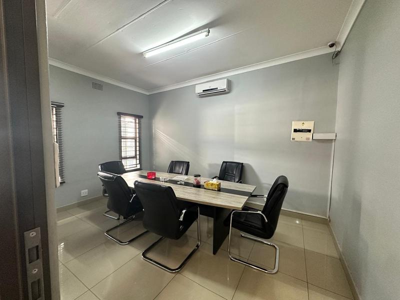 5 Bedroom Property for Sale in Laudium Gauteng
