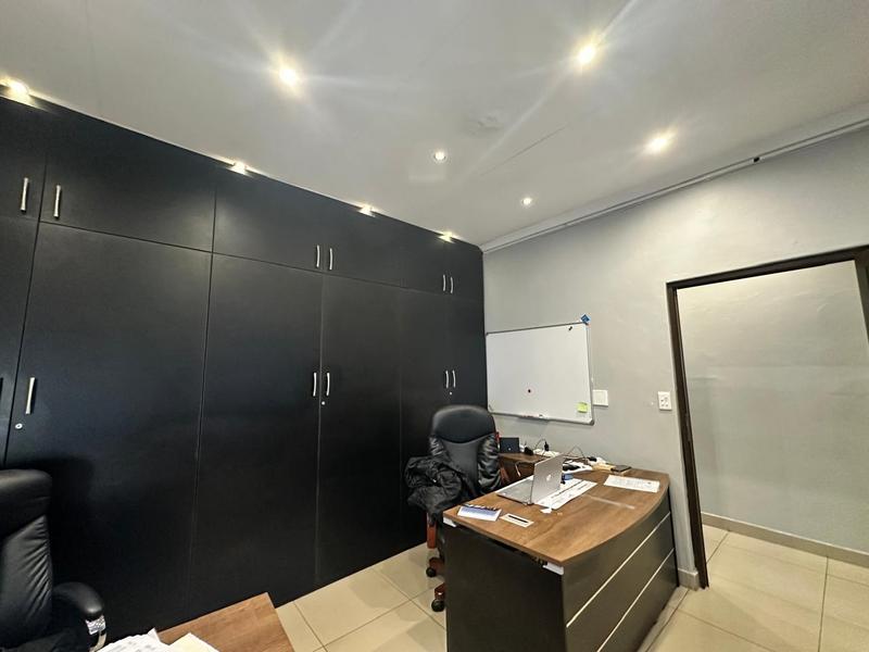 5 Bedroom Property for Sale in Laudium Gauteng