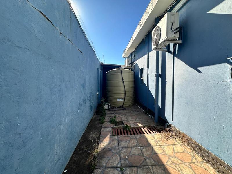 5 Bedroom Property for Sale in Laudium Gauteng