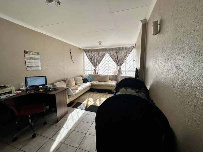 2 Bedroom Property for Sale in Laudium Gauteng
