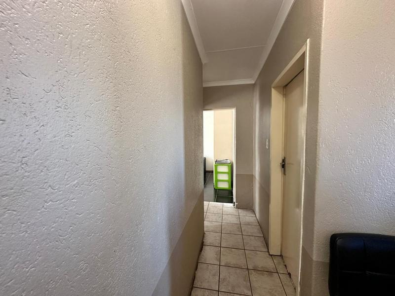 2 Bedroom Property for Sale in Laudium Gauteng