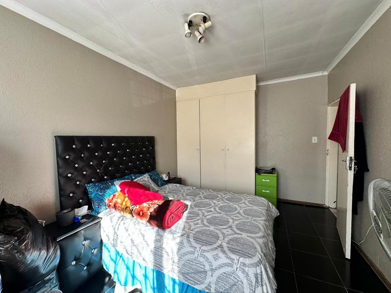 2 Bedroom Property for Sale in Laudium Gauteng