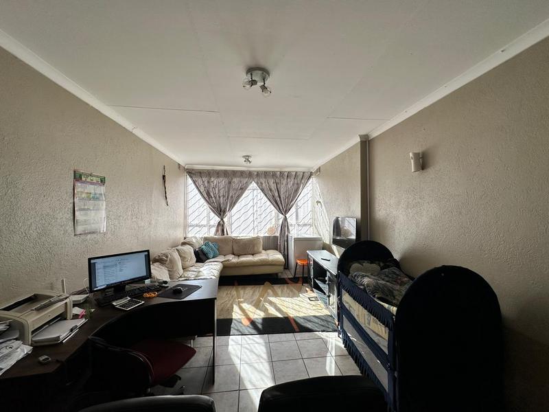 2 Bedroom Property for Sale in Laudium Gauteng