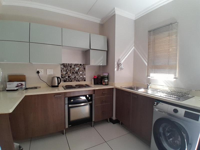 1 Bedroom Property for Sale in Rooihuiskraal North Gauteng
