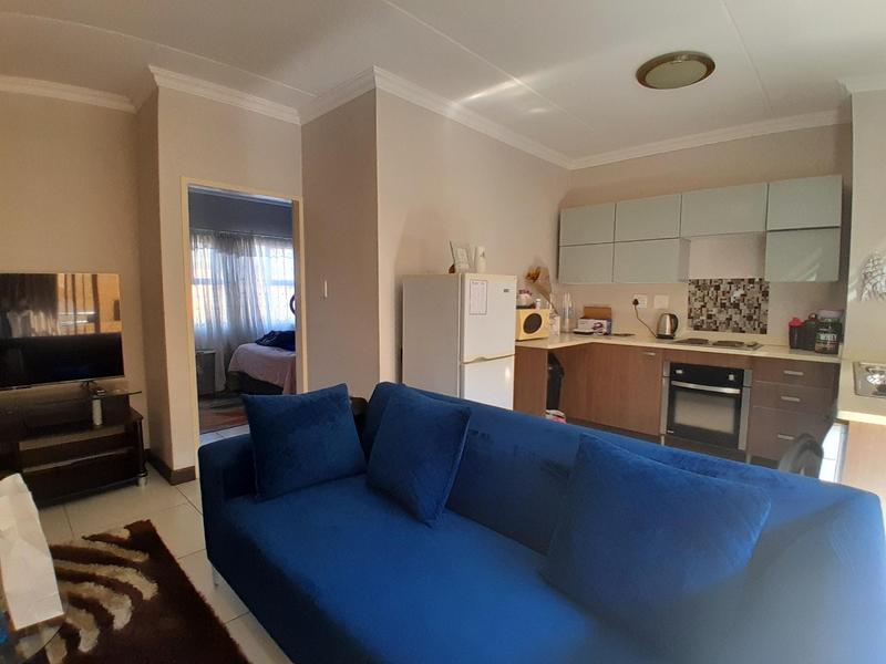 1 Bedroom Property for Sale in Rooihuiskraal North Gauteng
