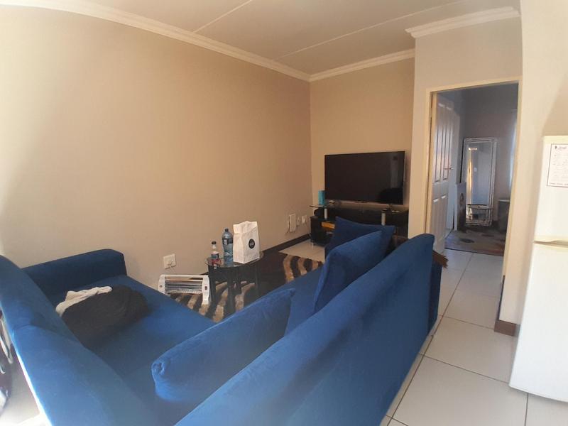 1 Bedroom Property for Sale in Rooihuiskraal North Gauteng