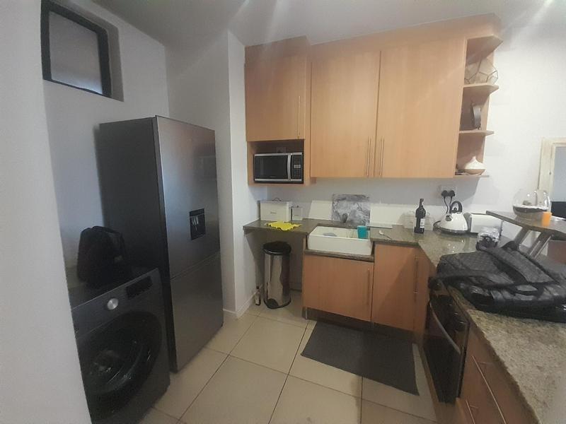 2 Bedroom Property for Sale in Rooihuiskraal North Gauteng