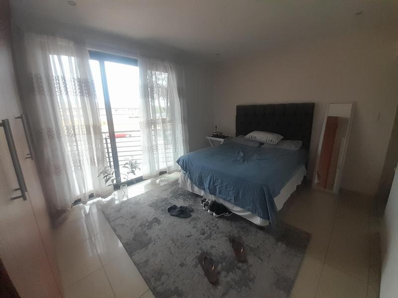 2 Bedroom Property for Sale in Rooihuiskraal North Gauteng