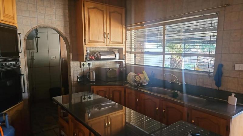 4 Bedroom Property for Sale in Wierda Park Gauteng
