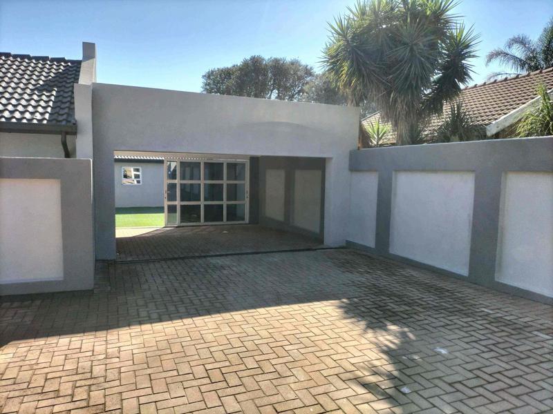5 Bedroom Property for Sale in Wierda Park Gauteng