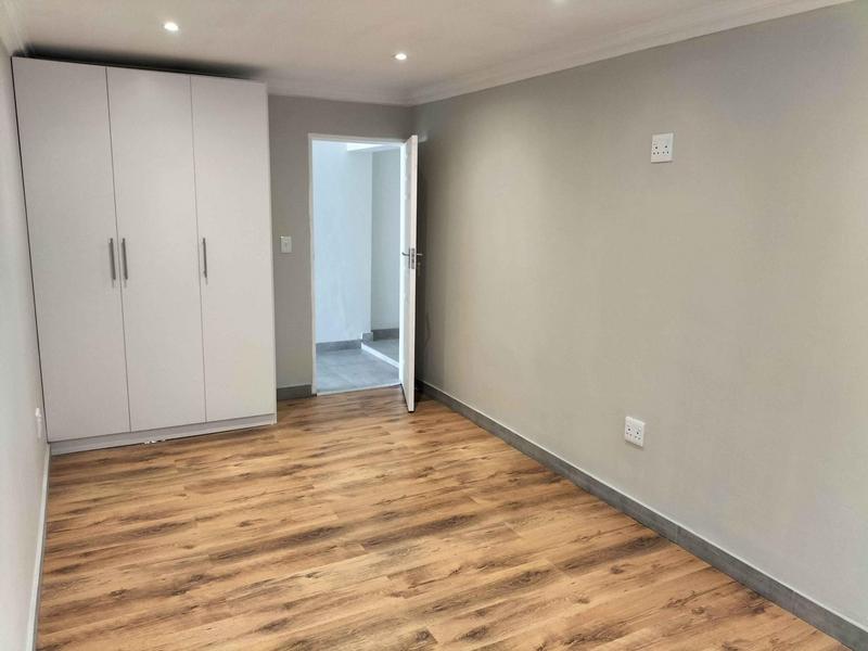 5 Bedroom Property for Sale in Wierda Park Gauteng