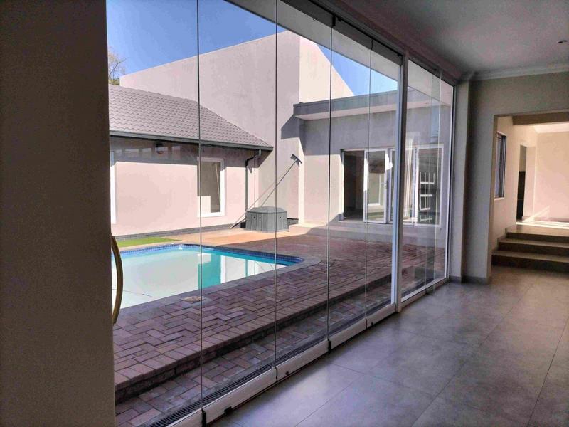 5 Bedroom Property for Sale in Wierda Park Gauteng