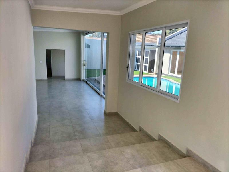 5 Bedroom Property for Sale in Wierda Park Gauteng