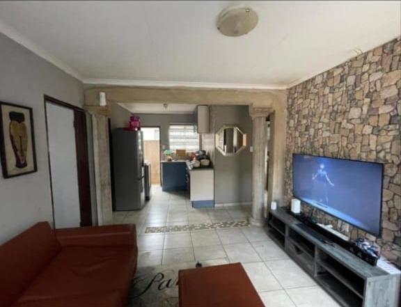 4 Bedroom Property for Sale in Lotus Gardens Gauteng